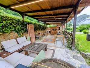 Outdoor dining - Vrbo Property (Sobrepiedra)