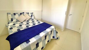Apartment | Blackout curtains, iron/ironing board, free WiFi - Alugue House (Camaçari)