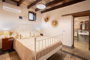 2 chambres, fer et planche à repasser, accès Internet, draps fournis