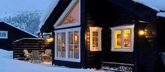 Bergstuga med bastu och utsikt i Gautefall