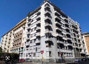 Exterior - Vrbo Property (Milano)