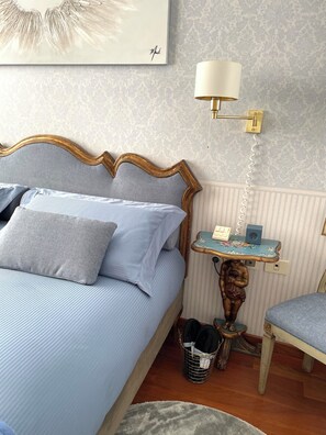 Desk, iron/ironing board, free WiFi, bed sheets - Vrbo Property (Milano)