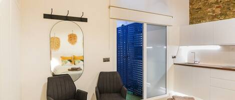 Deluxe Studio | Free WiFi