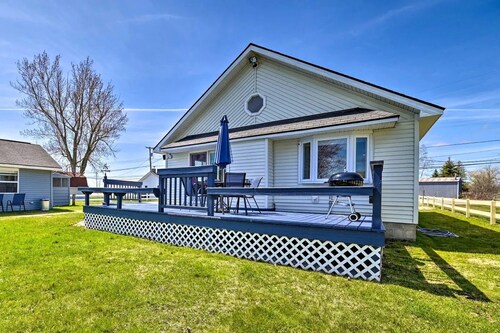 Lakefront Retreat with Dock Access & Kayak Adventures in Houghton Lake, Michigan