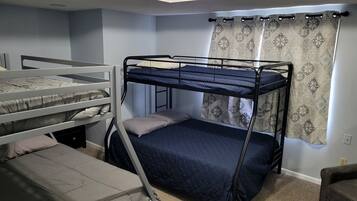 2 bedrooms, WiFi, bed sheets