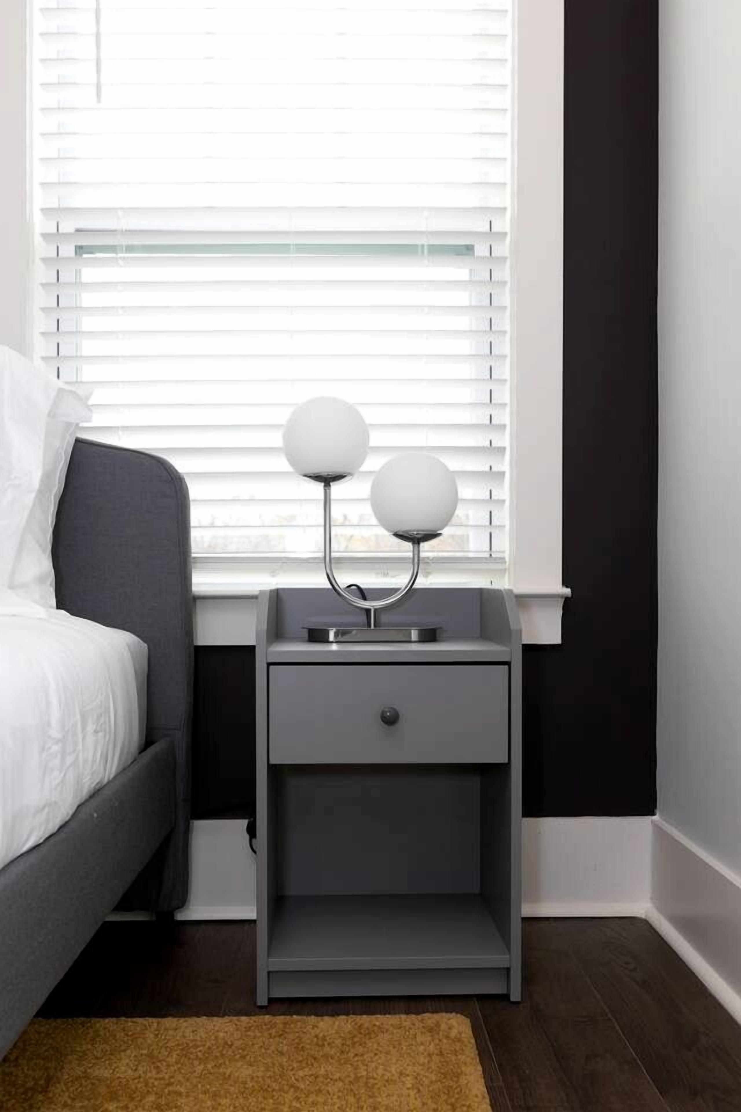 4 bedrooms, desk, iron/ironing board, WiFi
