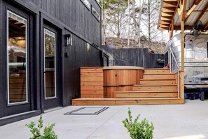 Terrace/patio - Retro Camper Retreat with Firepit & Hot Tub Escape in Sevierville, Tennessee (Sevierville)