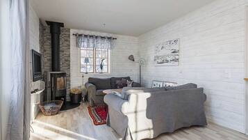 Apartment, 3 Bedrooms, Pets allowed, Mountain View | Living area