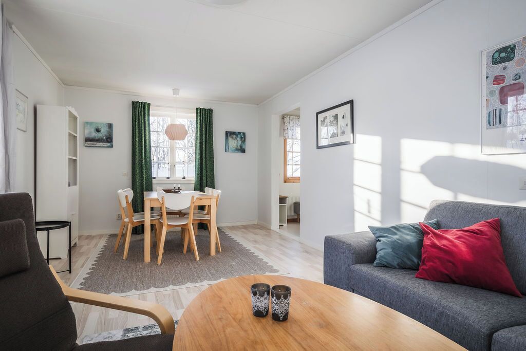 Apartment, 2 Bedrooms, Pets Allowed, Mountain View | Living area