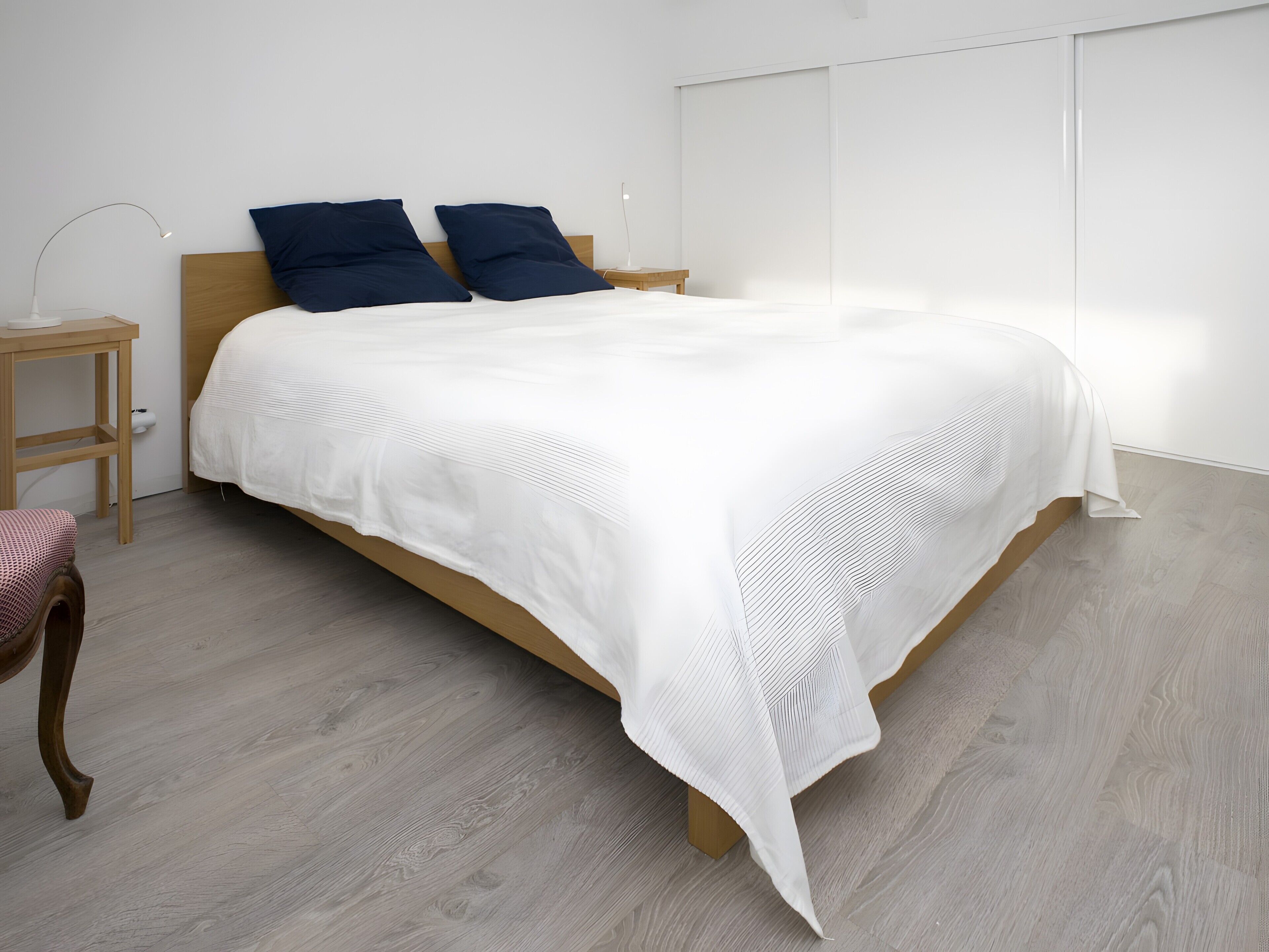 WiFi, bed sheets