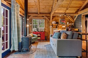 Living area - Private Nature Retreat – Quiet, Cozy, and Unplugged in Bethel, Maine (Bethel)