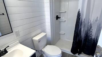 Håndklær og toalettpapir