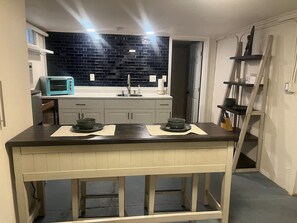 House | 1 bedroom, Internet - Cozy Reno Studio Near Hot Spots (Reno)