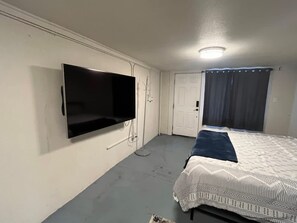 House | 1 bedroom, Internet - Cozy Reno Studio Near Hot Spots (Reno)