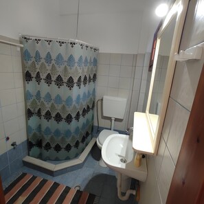 Shower, hair dryer, towels - Studio '2' with Sea View and Private Balcony (Arginonta)