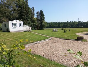 Property grounds - Mobile Home “Home” with Private Terrace (Plounévézel)