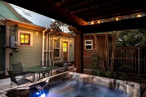 Outdoor spa tub - Pet Friendly, Rustic Cottage with Hot Tub and Charming Backyard, Perfect for a Weekend Escape from Austin, Texas (Fredericksburg)
