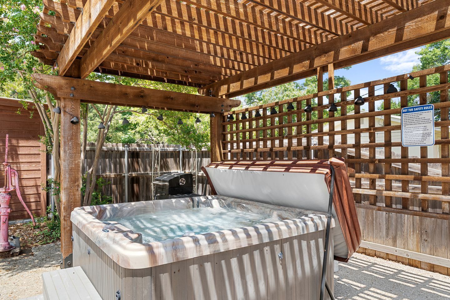 Outdoor spa tub