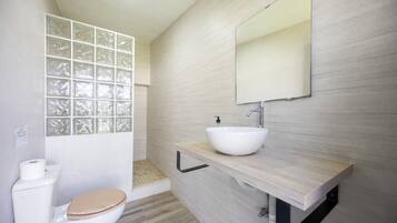 Shower, towels