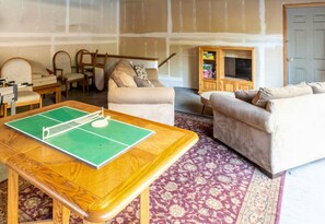 Games room - Enjoyable Cabin with Fireplace and Foosball in Twain Harte, California (Twain Harte)