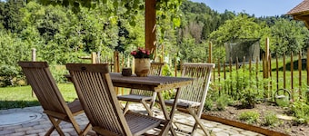 Apartment 'Waldruhe' with Private Terrace and Wi-Fi