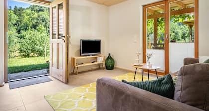Apartment „Waldruhe“ mit privater Terrasse und WLAN