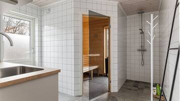 Cabin, 3 Bedrooms, Pets not allowed, Mountainside | Bathroom