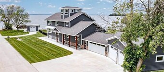 Lakefront Cottage with Nice Sights in Green Bay, Wisconsin
