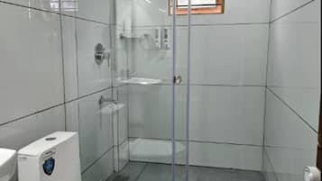 Standard Room | Bathroom