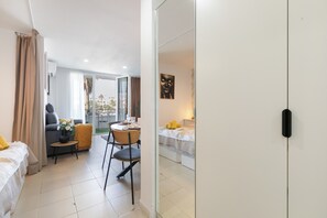 Fer et planche à repasser, Wi-Fi, draps fournis