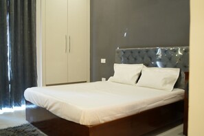 Room - Harmony Haven: Luxurious 3BHK Haven for All. (Sahibzada Ajit Singh Nagar)