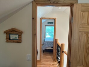 Room - Amazing hilltop views of gorgeous Sage Lake with beach and boat launch access. (Hale)