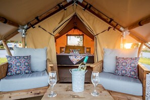 1 bedroom, desk, iron/ironing board, WiFi - Impressive Glamping Tented Cabin in Cassville, Missouri (Cassville)