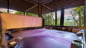 Indoor spa tub