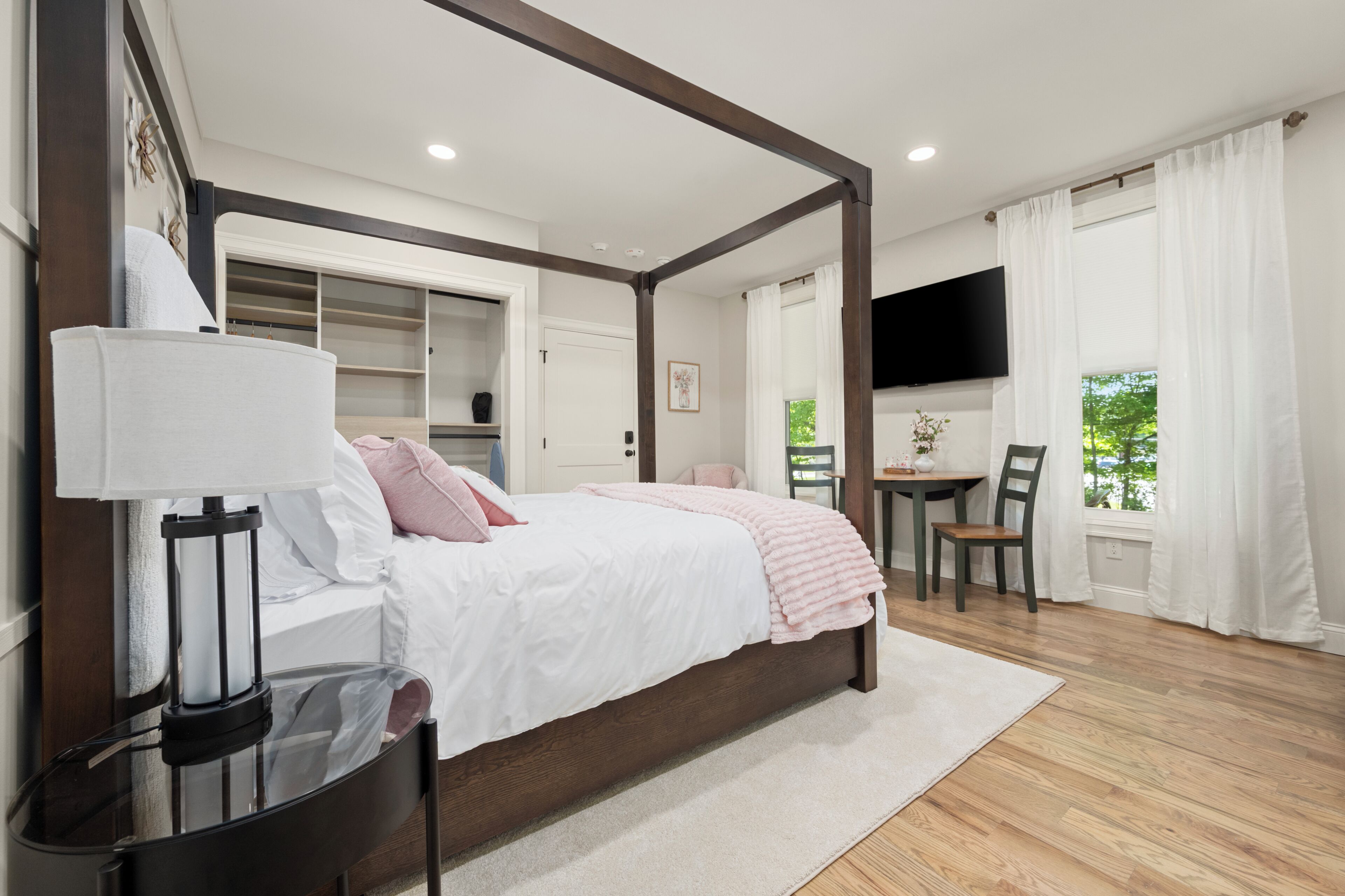 1 habitación, tabla de planchar con plancha, wifi gratis y ropa de cama 