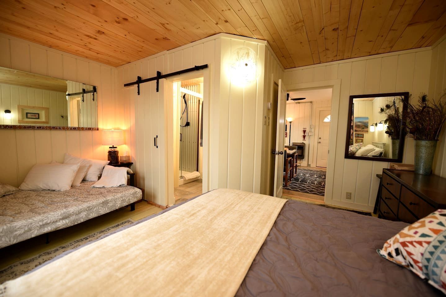 1 habitación, tabla de planchar con plancha, wifi y ropa de cama 