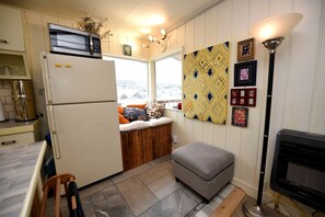 Interior - Charming Vintage Cabin Retreat near Jefferson River in Montana (Whitehall)