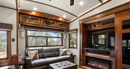 Private RV Retreat in Hill Country | King Bed in Pudron Groves