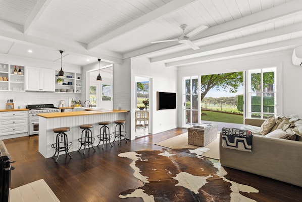 Interior - The Elm at Red Hill: 4 BR, 3 BA House in Red Hill, Sleeps 8 (Red Hill)