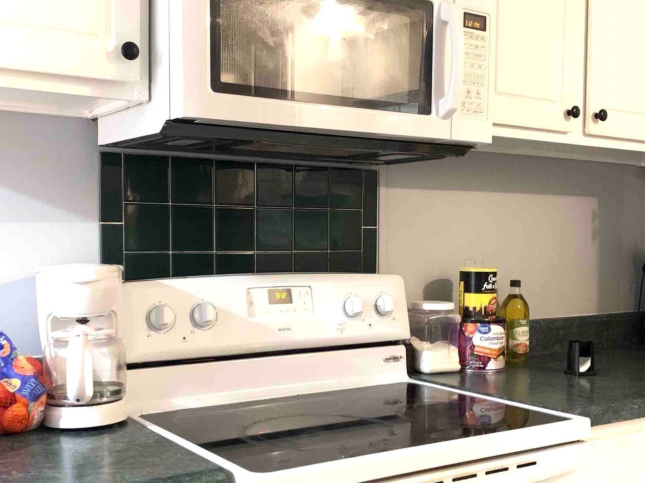 Fridge, oven, stovetop, cookware/dishes/utensils
