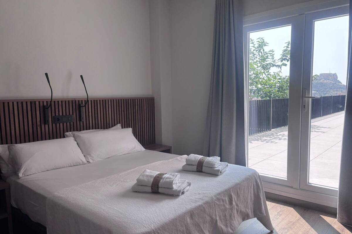Familie studio, 1 queensize bed met slaapbank, niet-roken, privébadkamer | Gratis wifi