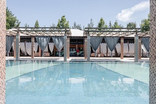 Charos Family Resort