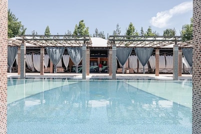 Charos Family Resort