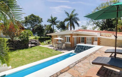 ¡Increíble casa de campo con alberca!