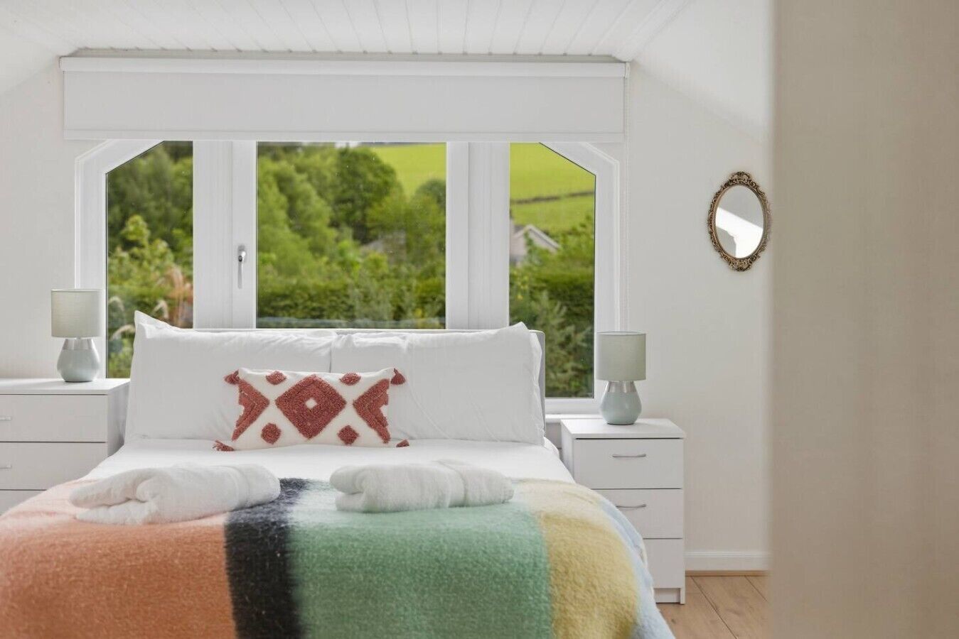 5 bedrooms, desk, iron/ironing board, travel crib