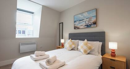 Stunning 1BR Flat Near Museum Quarter + Old Town