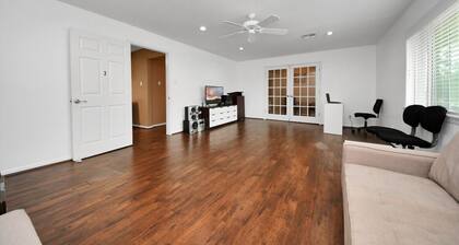 Lofty Grace Home 2 - Spacious 4BR Home
