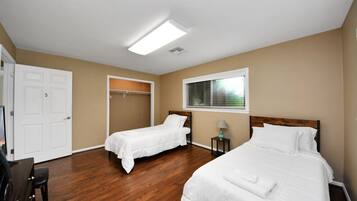Desk, WiFi, bed sheets