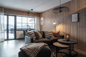 Departamento, 2 habitaciones, no se aceptan mascotas, vista a la montaña | Área de sala de estar