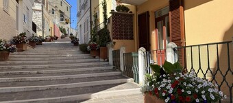 N320 – Numana, a delightful townhouse in the historic center